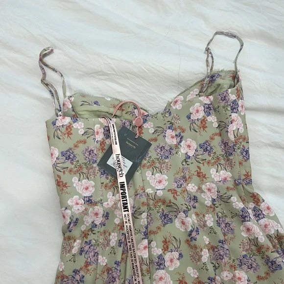 House of CB Charlotte dress used 1 time for a few hrs - Picture 8 of 9